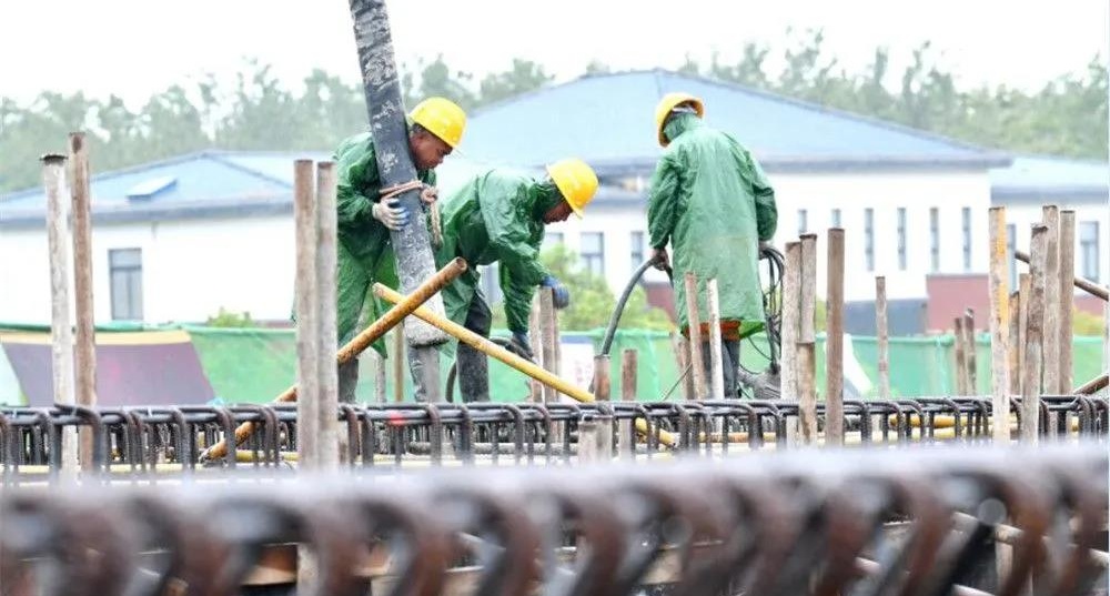 沐日里的坚守，，，，，，，宿迁mg冰球突破集团重点项目建设忙