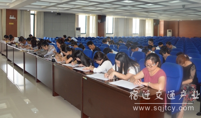 考试现场照片1.jpg